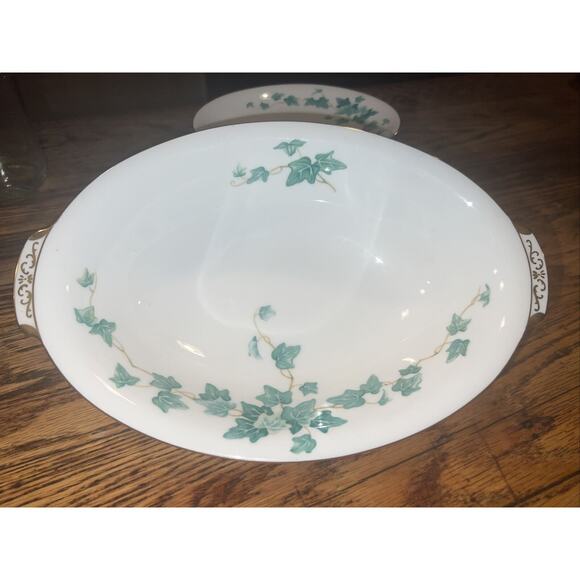 Sango Caprice serving oval bowl. With green ivy and gold trim. 10 1/2” EXCELLENT - Picture 3 of 8